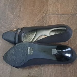 Abella Women's size 10 Black kitten heel slip on buckle detail like new conditio